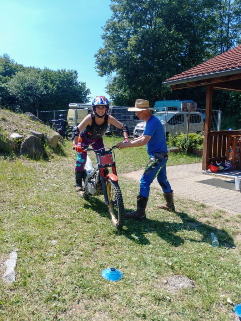 AMC-Holzkirchen-Motorrad-trial_-Elmar-Heuer-Trialschule